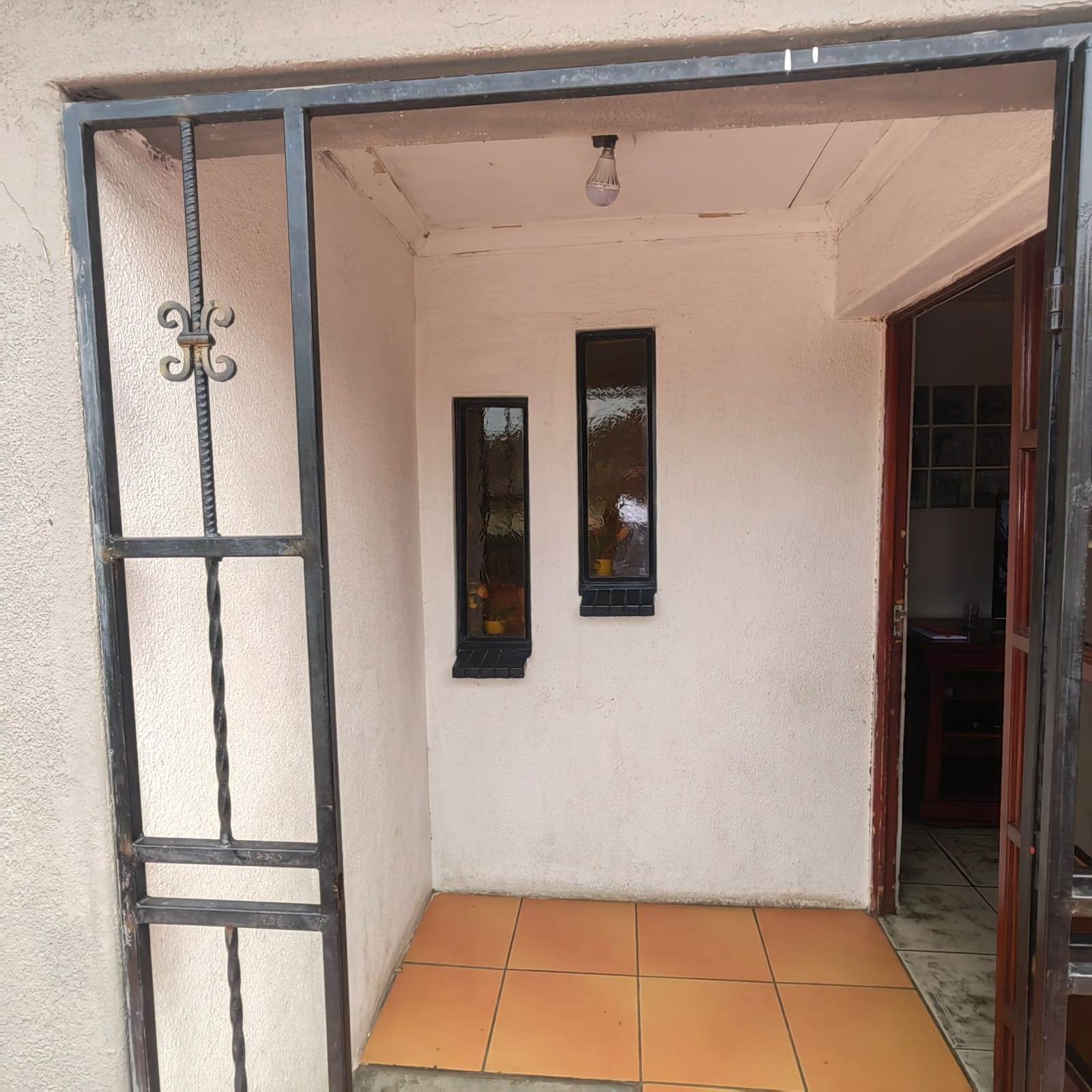 3 Bed House in Embalenhle photo number 3