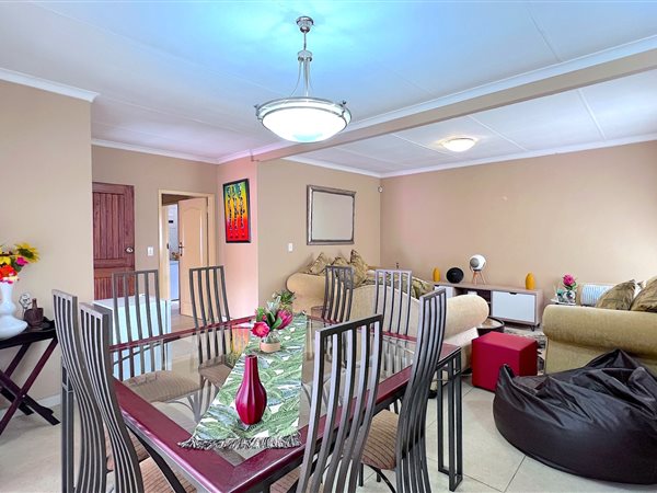 4 Bedroom House 4 Bedroom House