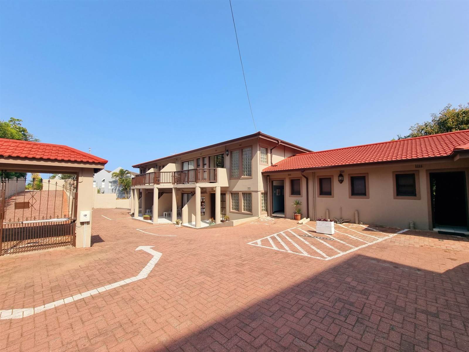 12 Bed House in Ballito photo number 3