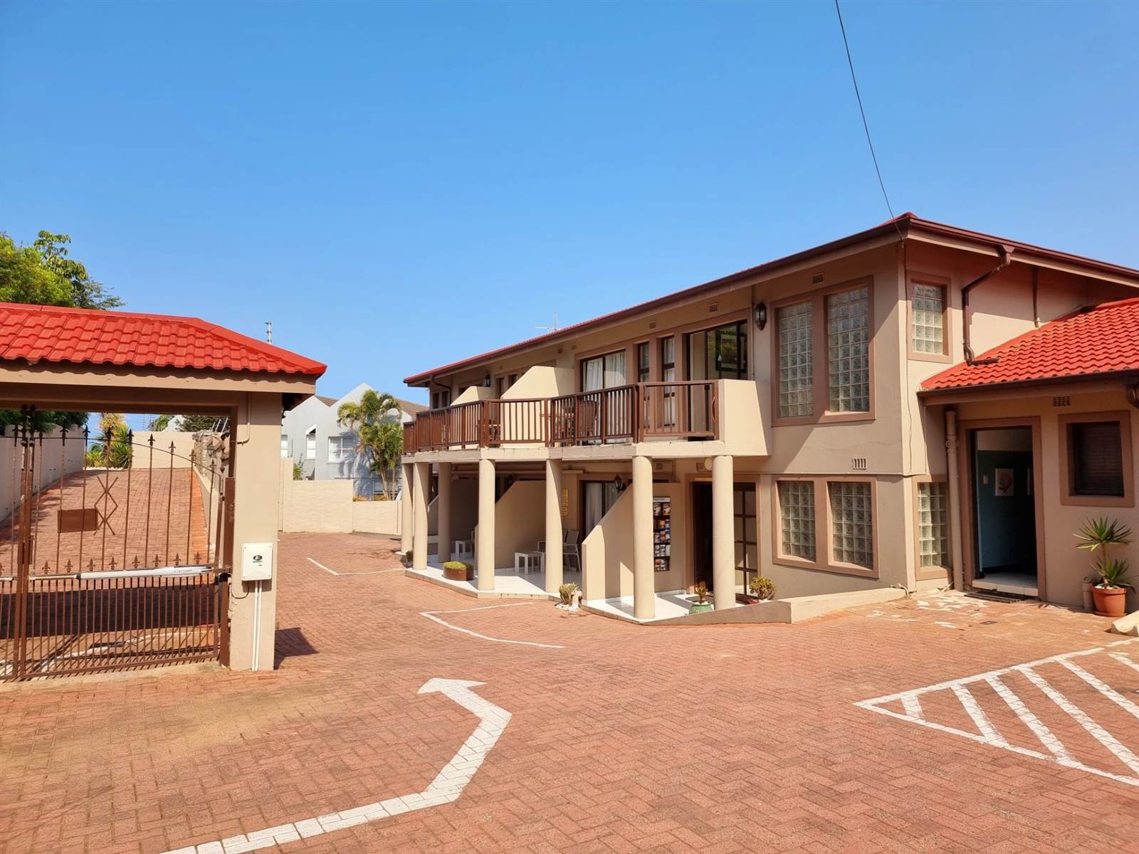 12 Bed House in Ballito photo number 25