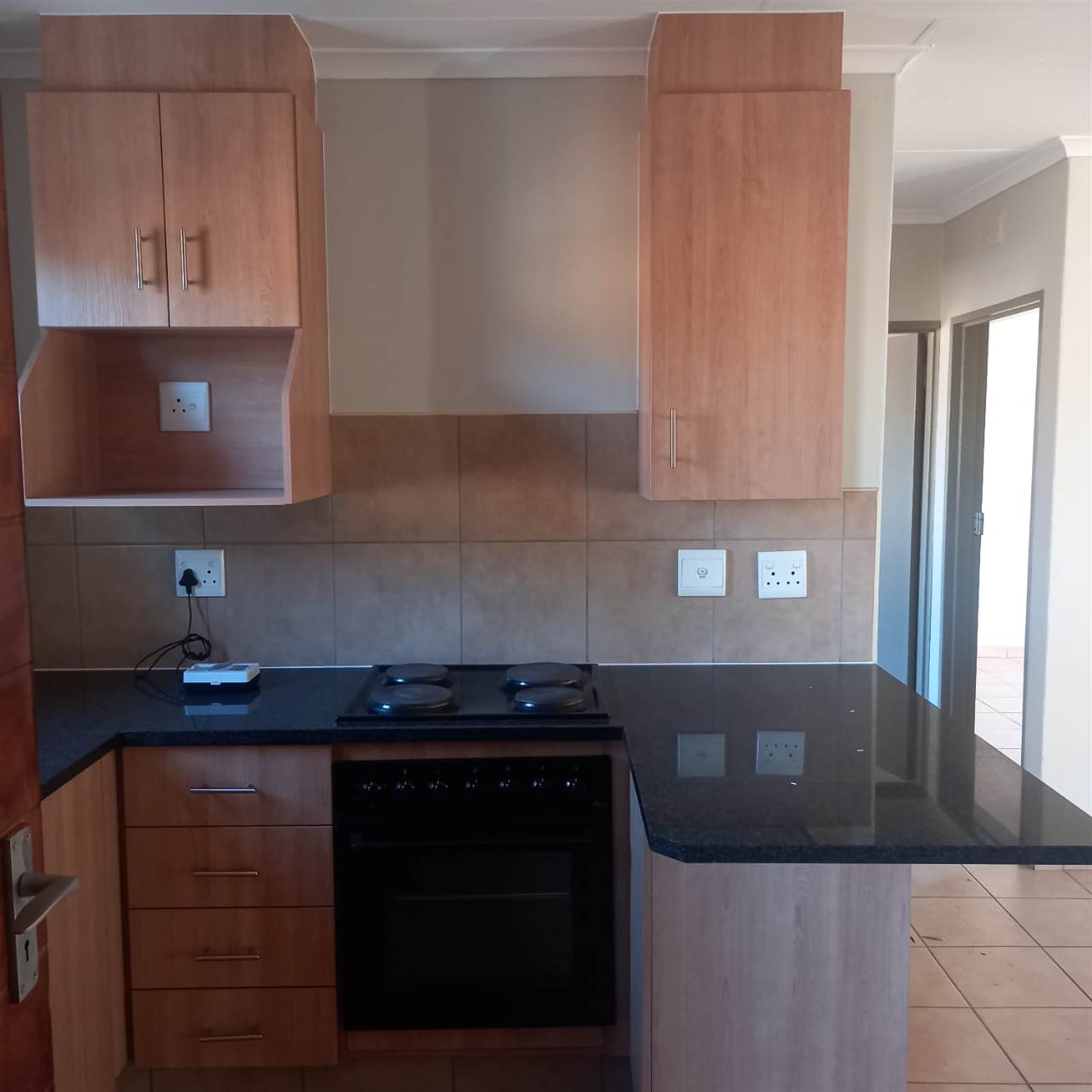 2 Bed Apartment in Olifantsvlei photo number 2