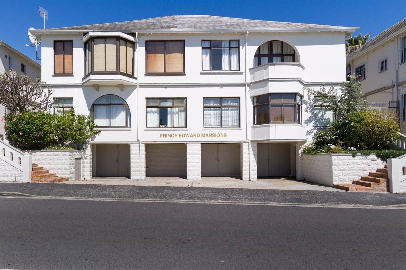 1 Bed Apartment in Bantry Bay photo number 19
