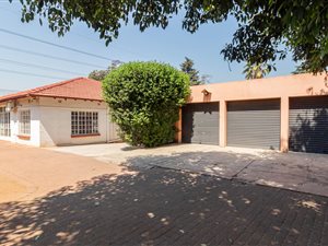 4 Bed House in Wychwood