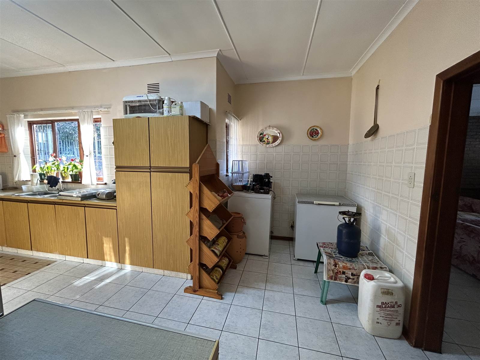 3 Bed House in Umtentweni photo number 12