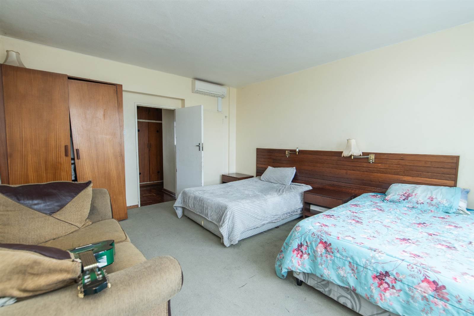 1 Bed Apartment in Port Elizabeth Central photo number 13