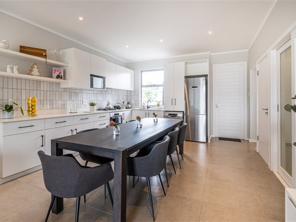 3 Bedroom Duplex 3 Bedroom Duplex