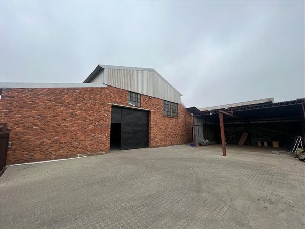 1 500  m² Industrial space