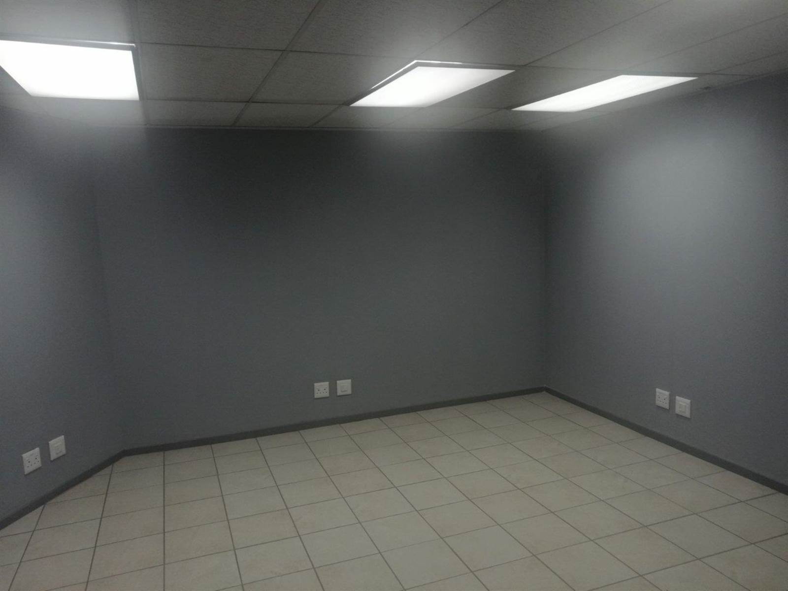 128  m² Office Space in Montana photo number 15