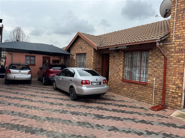 3 Bedroom House 3 Bedroom House