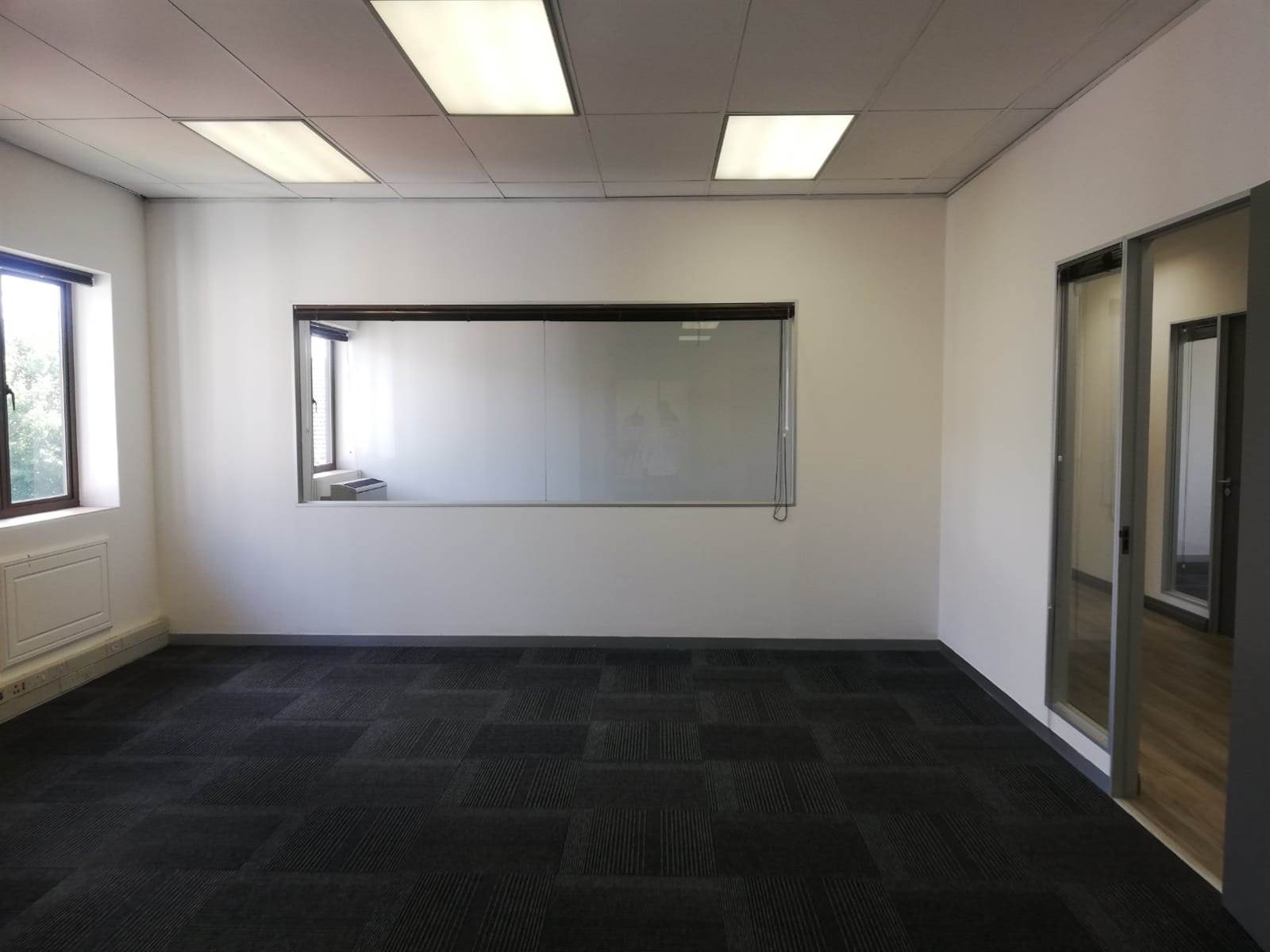 550  m² Commercial space in Rivonia photo number 19