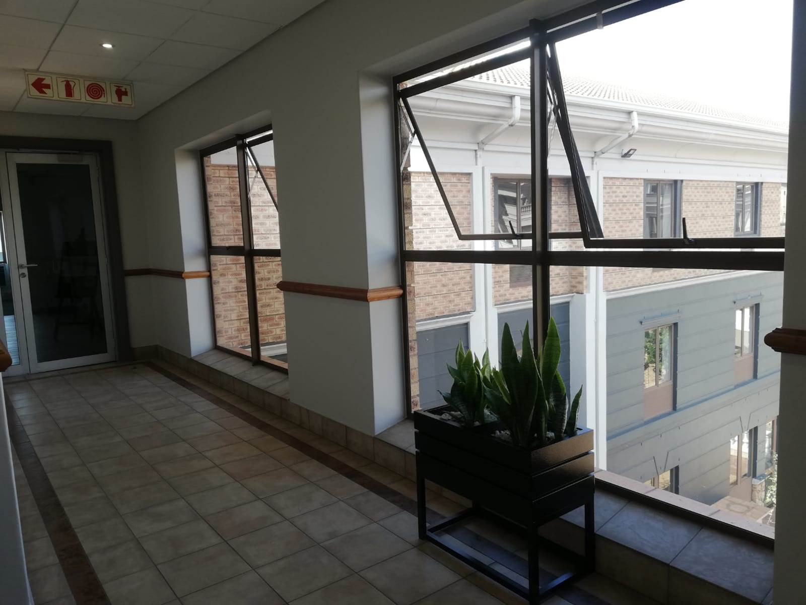 550  m² Commercial space in Rivonia photo number 8