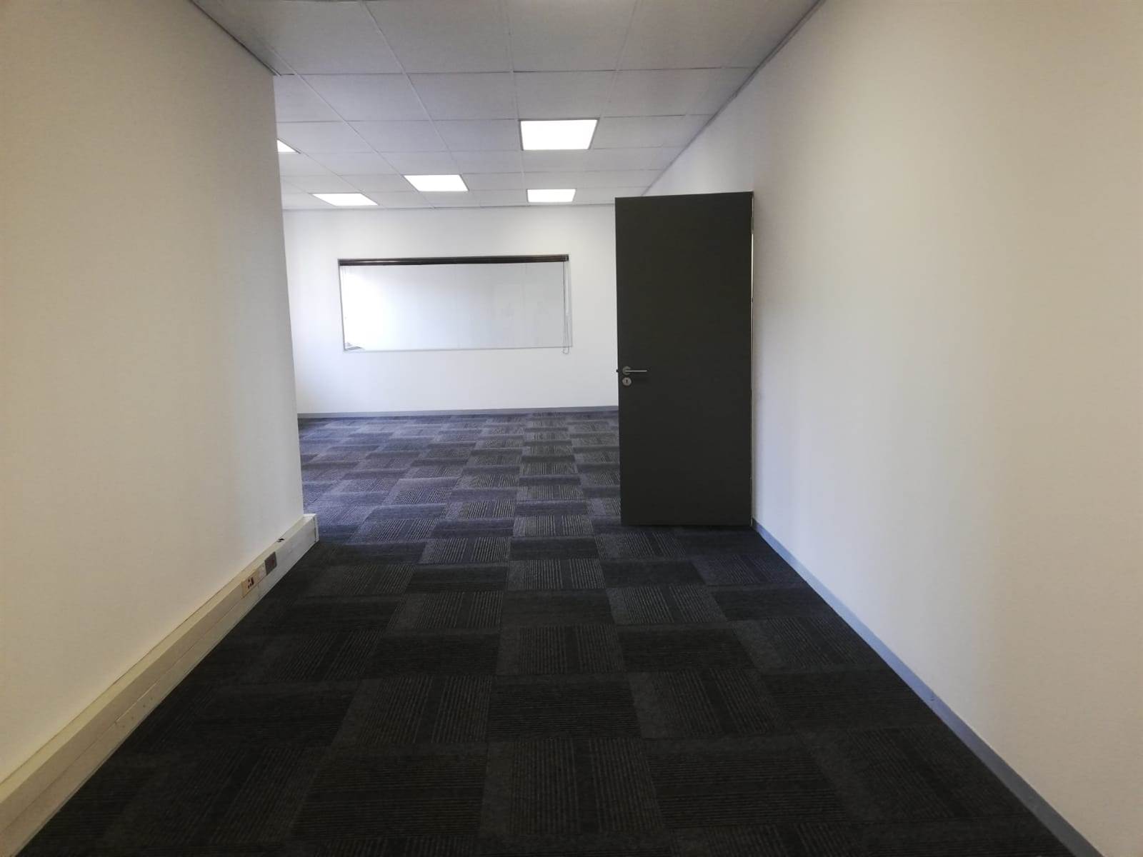 550  m² Commercial space in Rivonia photo number 14