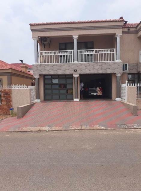 4 Bed House in Mabopane photo number 3
