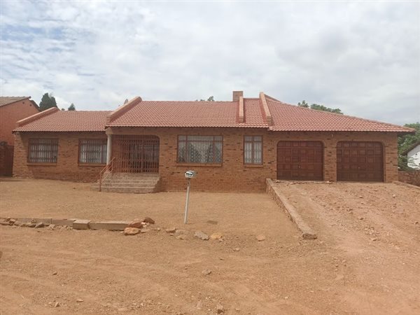 4 Bedroom House 4 Bedroom House