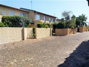 3 Bed Townhouse in Aston Manor