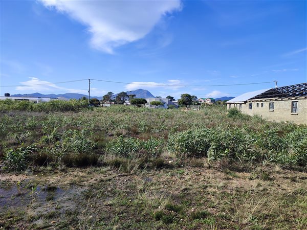 1 256 m² Land