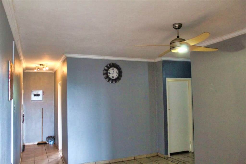 3 Bed Apartment in Gezina photo number 7