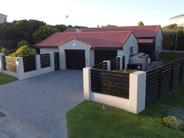 4 Bedroom House 4 Bedroom House