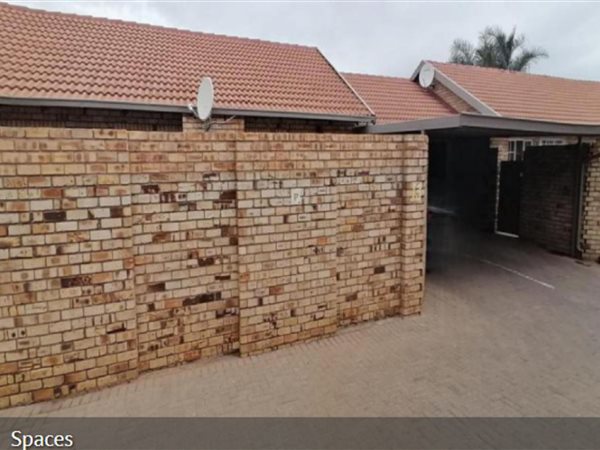 3 Bedroom Townhouse 3 Bedroom Townhouse