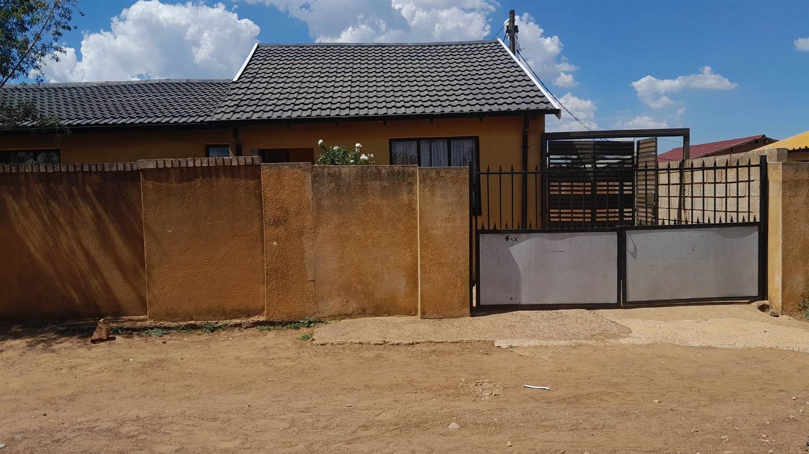 2 Bed House in Vereeniging photo number 3