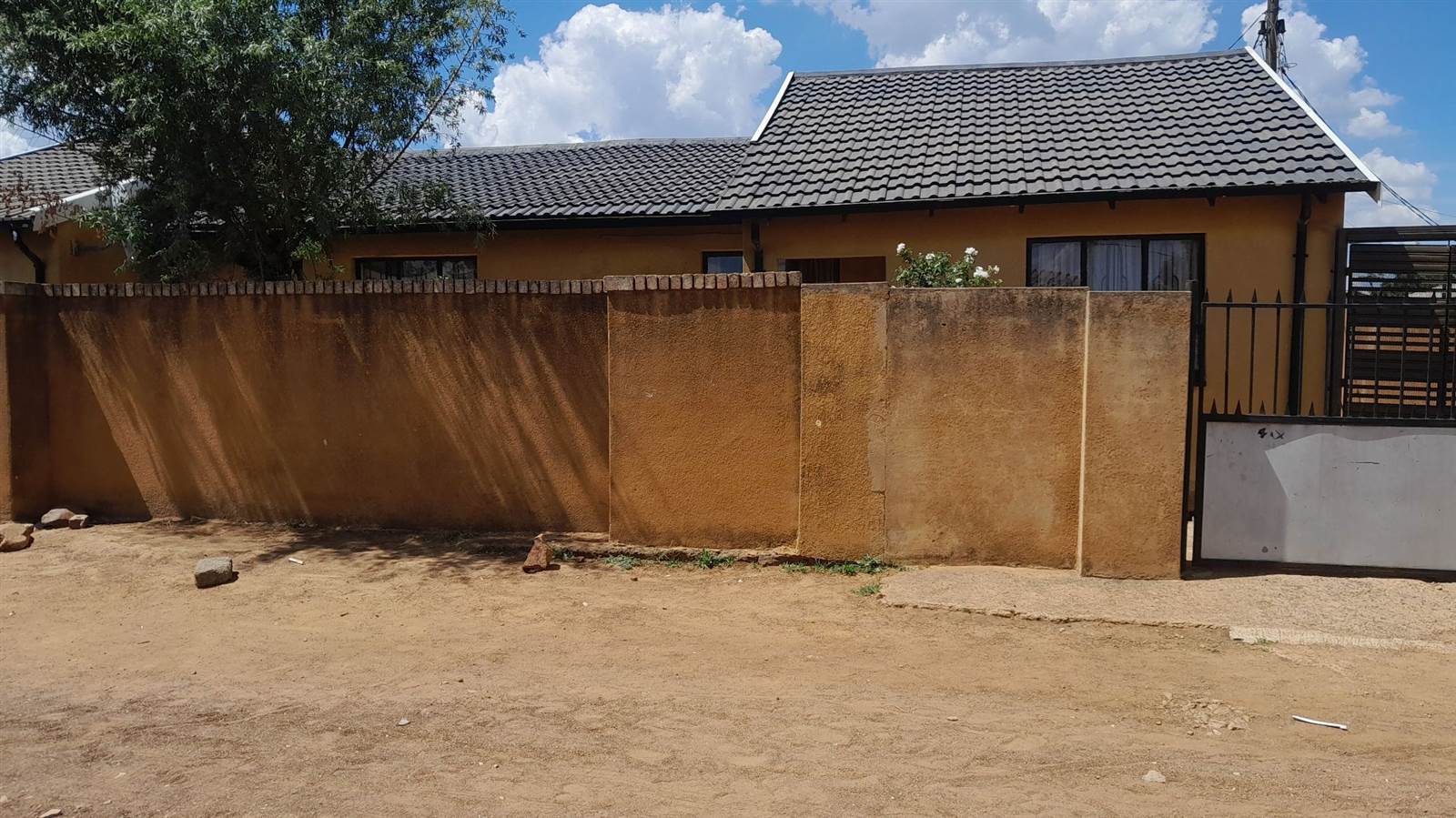 2 Bed House in Vereeniging photo number 2