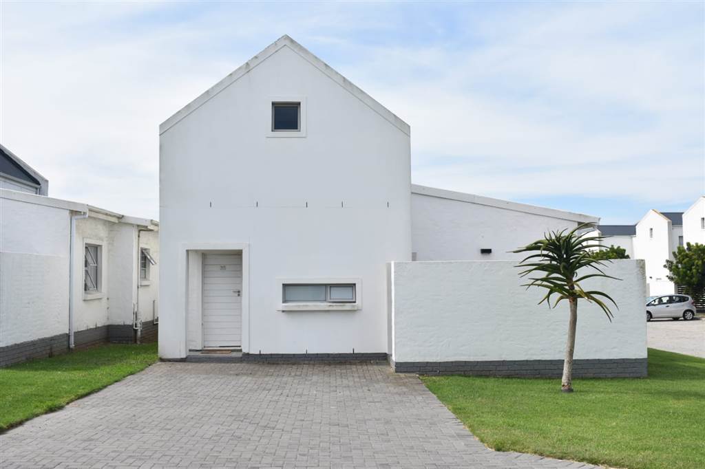 2.5 Bed Townhouse in Pinelands photo number 2