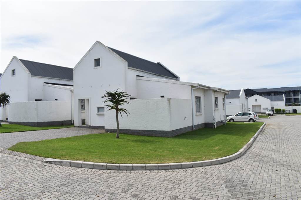 2.5 Bed Townhouse in Pinelands photo number 18