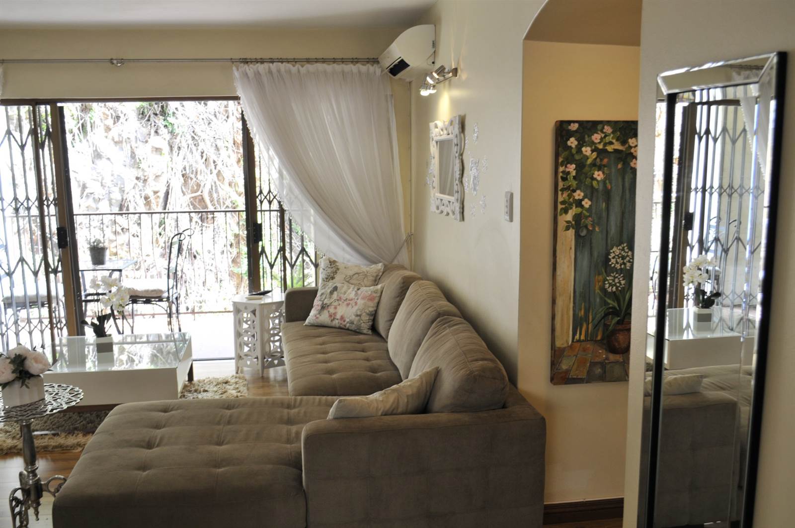 3 Bed Apartment in Rietfontein photo number 5