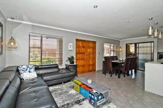 3 Bed Cluster in Lambton photo number 10
