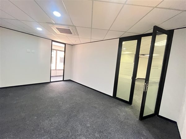 168  m² Commercial space
