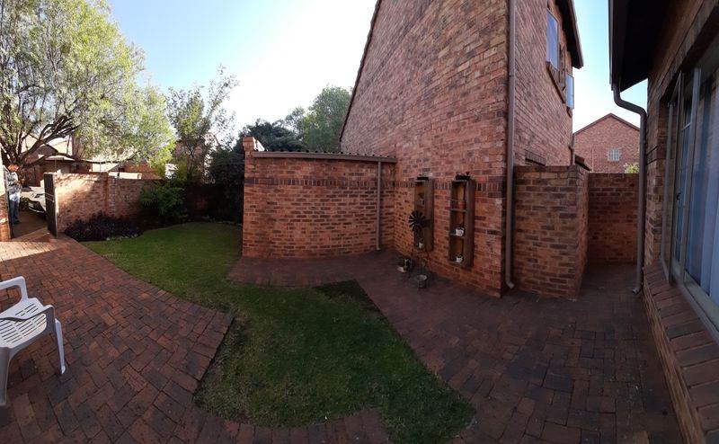 3 Bed Duplex in Highveld photo number 1