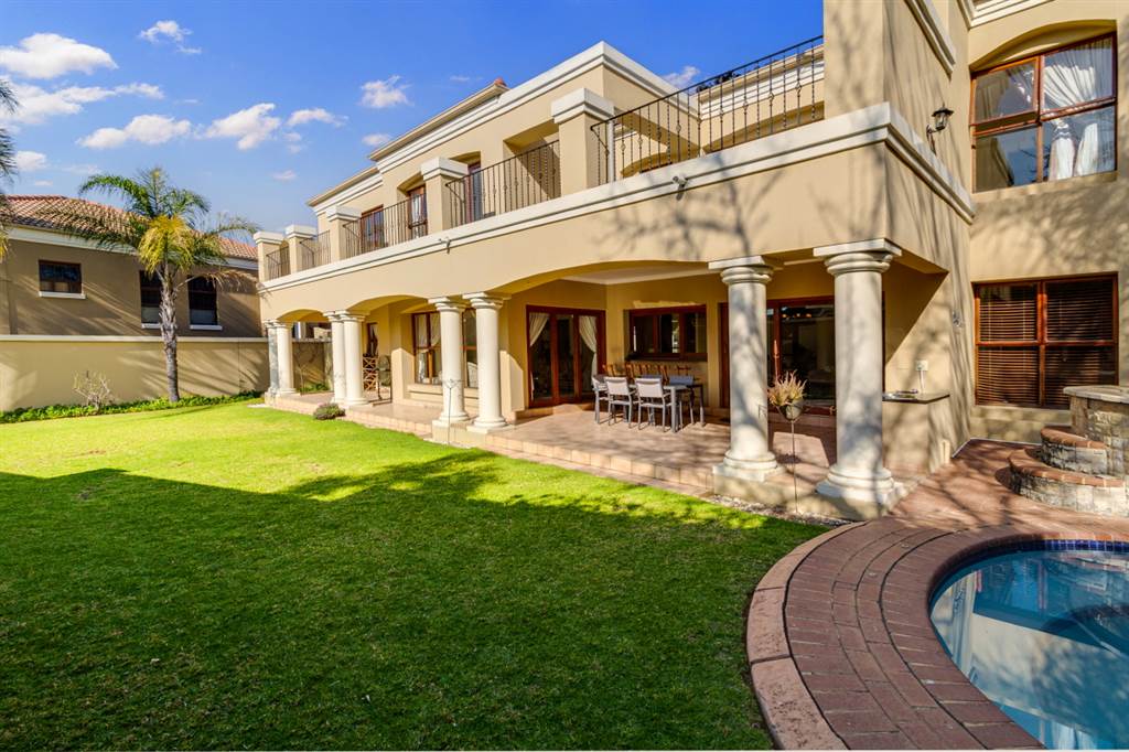 5 Bed House in Lonehill photo number 11