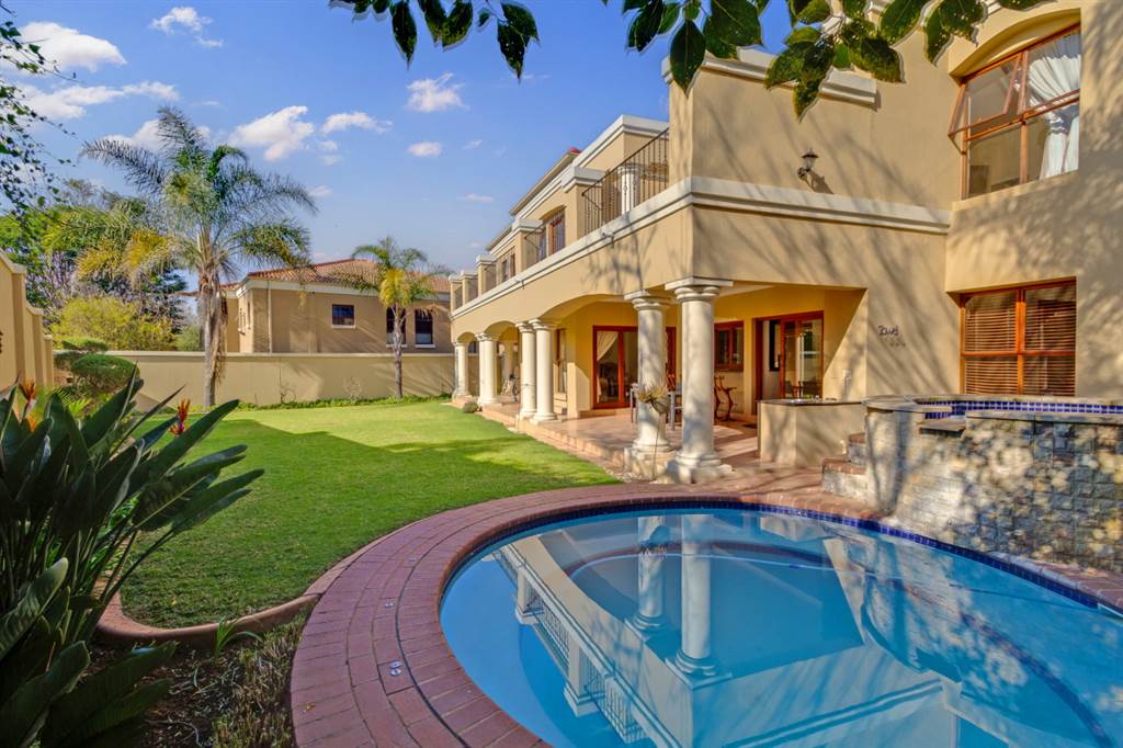 5 Bed House in Lonehill photo number 9