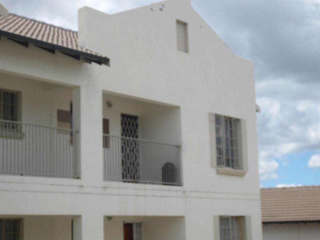 2 Bed Flat in Waterval East photo number 1