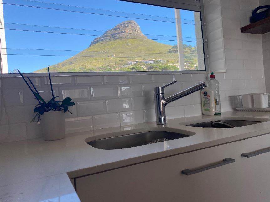 2 Bed Apartment in Tamboerskloof photo number 8