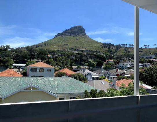 2 Bed Apartment in Tamboerskloof photo number 14