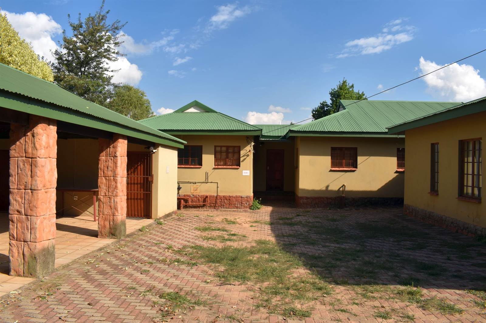4 Bed House in Dullstroom photo number 16