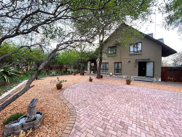 4 Bedroom House 4 Bedroom House