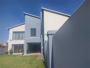 4 Bed House in Midlands Estate