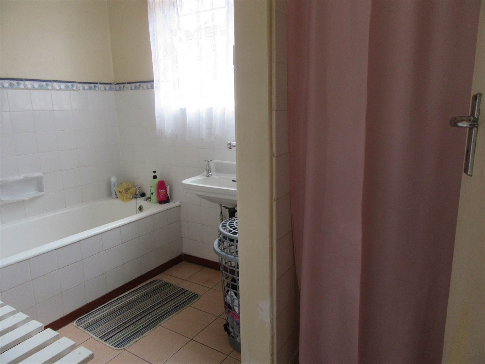 1 Bed Apartment in Scottburgh Central photo number 21