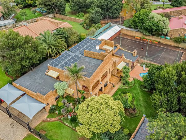 6 Bedroom House 6 Bedroom House