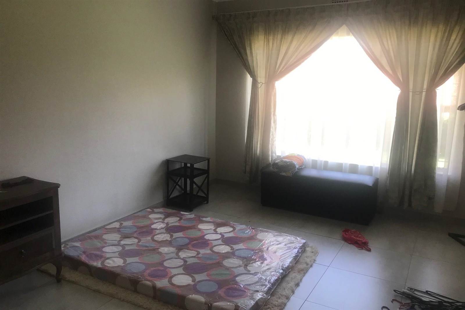 2 Bed Apartment in Northmead photo number 12