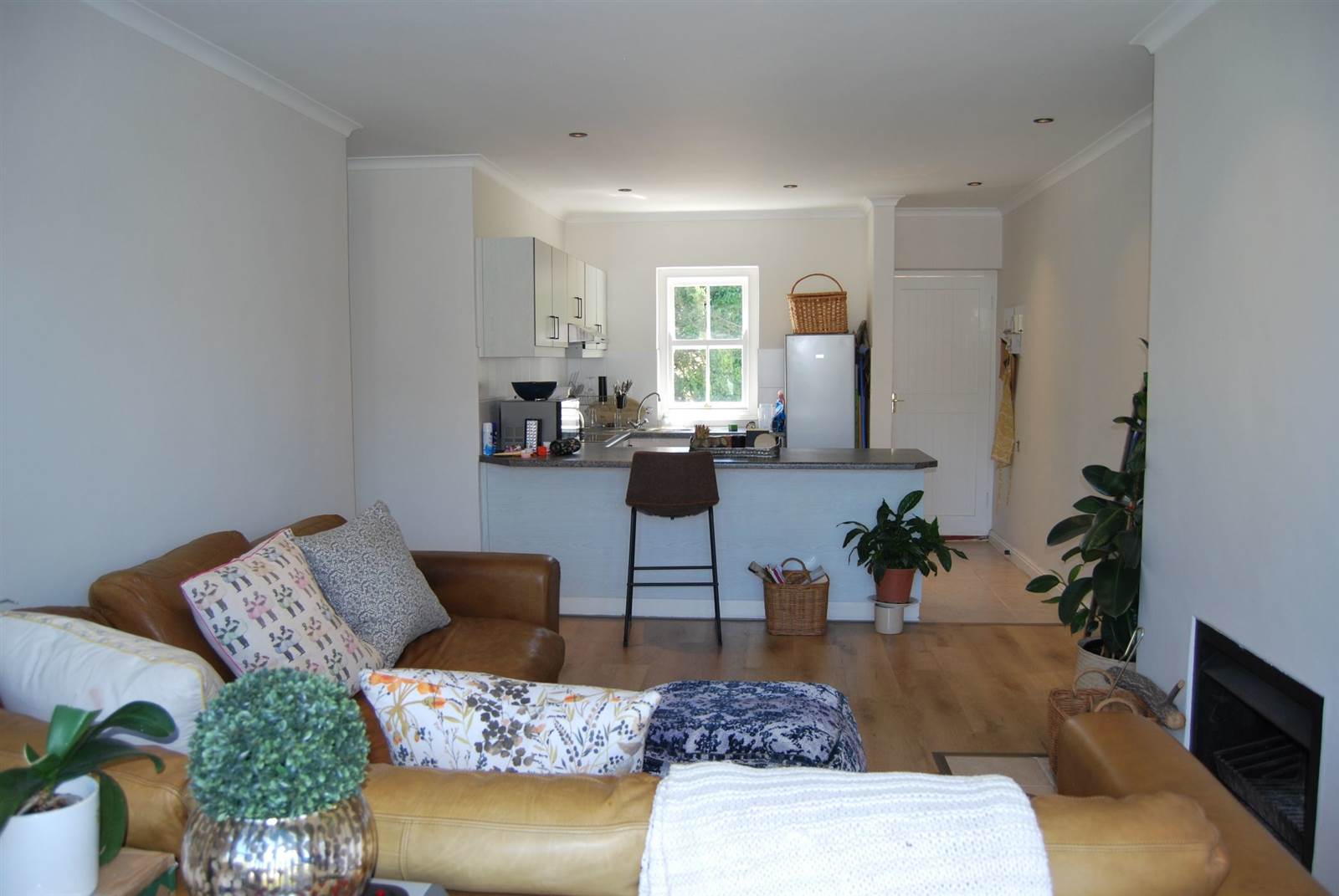2 Bed Apartment in Franschhoek photo number 4