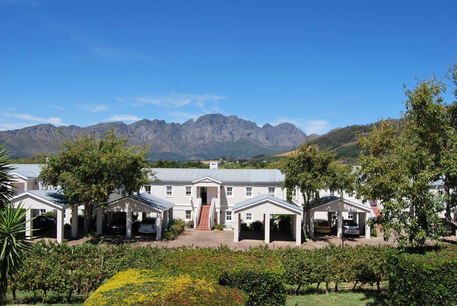 2 Bed Apartment in Franschhoek photo number 9