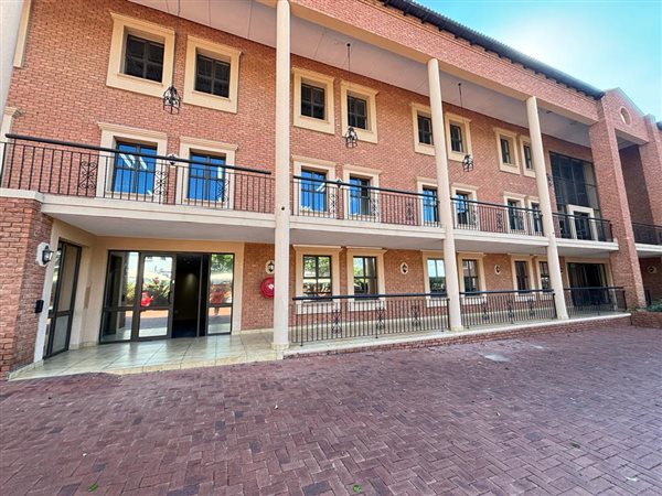 600  m² Commercial space in Houghton Estate