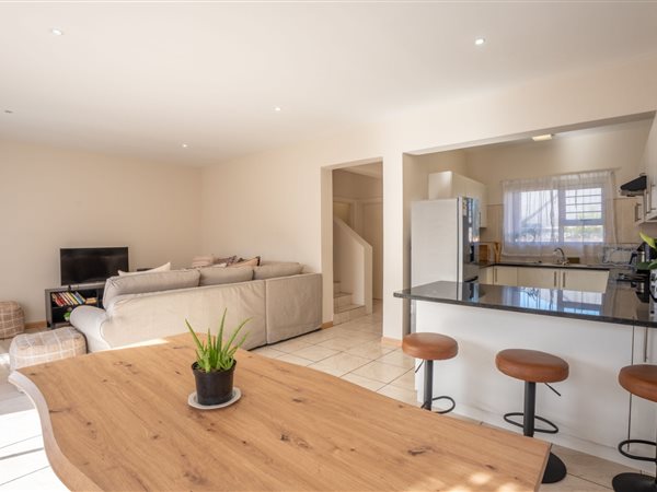 3 Bedroom Townhouse 3 Bedroom Townhouse