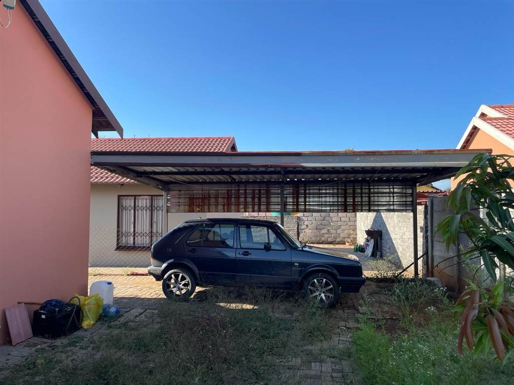 2 Bed House in Boitekong photo number 13