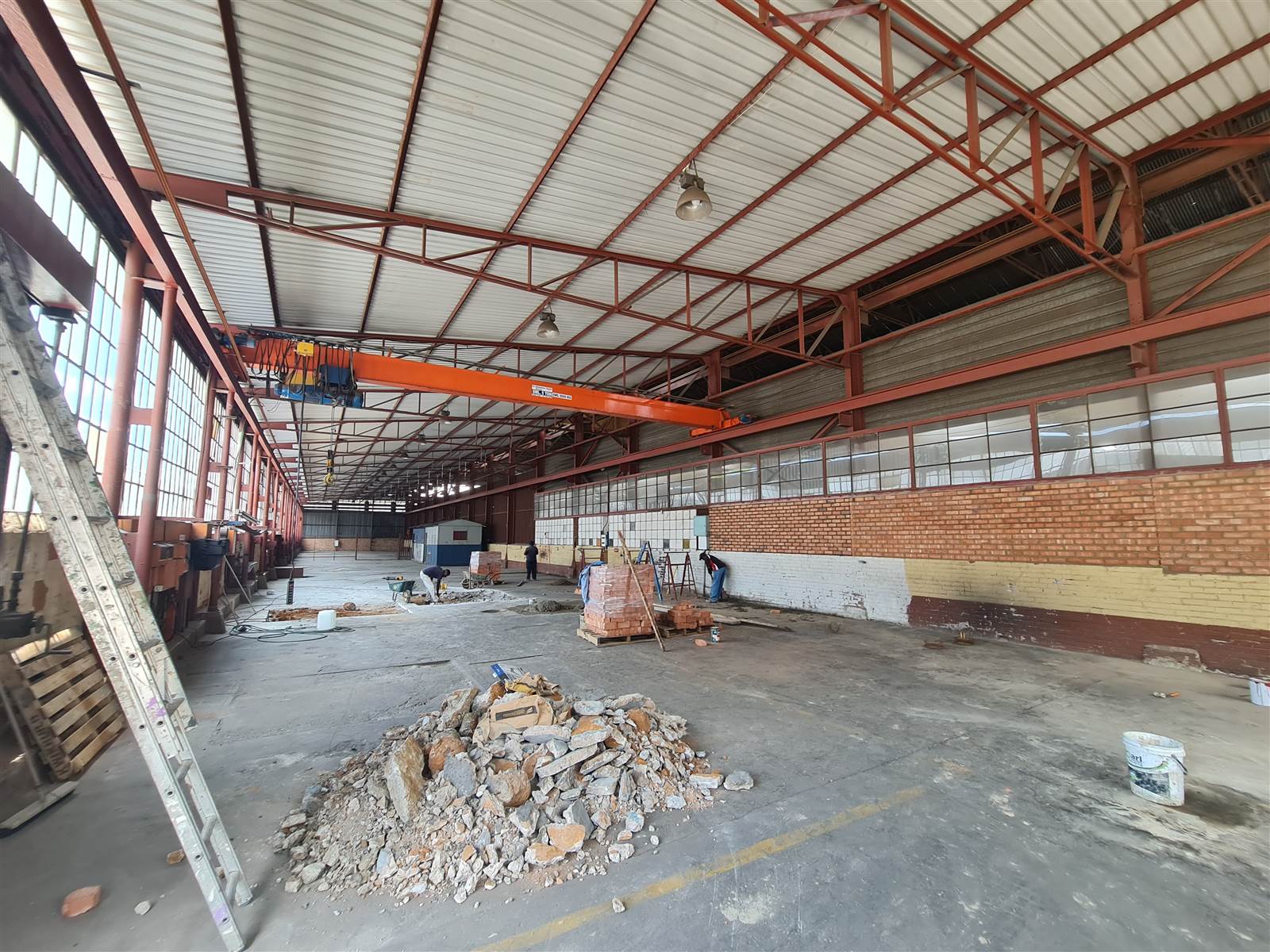 1080  m² Industrial space in Elandsfontein AH photo number 2