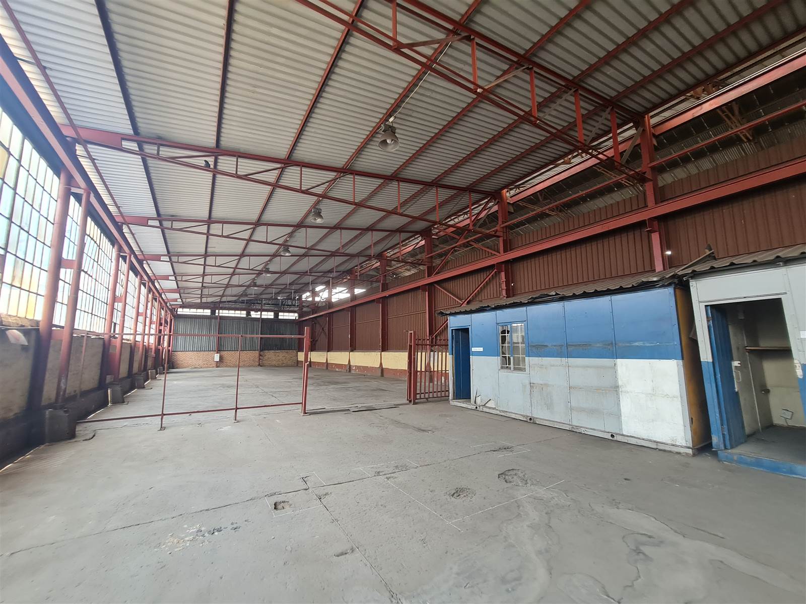 1080  m² Industrial space in Elandsfontein AH photo number 4