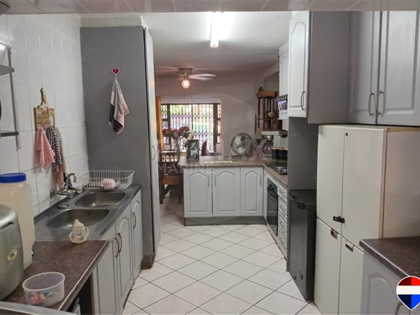 3 Bedroom Townhouse 3 Bedroom Townhouse
